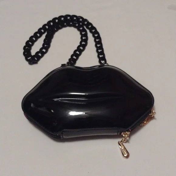 Betsey johnson lips purse hot sale